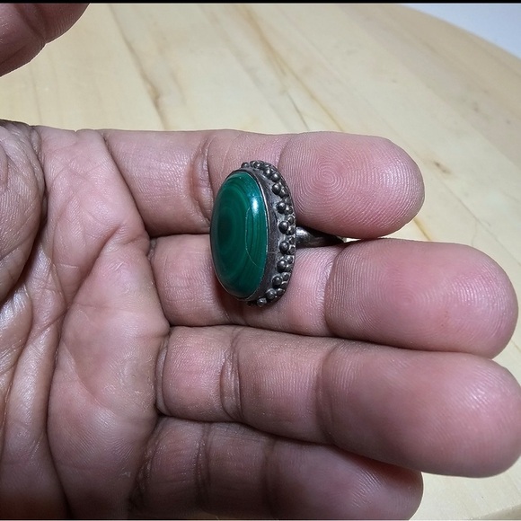 Vintage Sterling Silver 925 Oval Malachite Stone Ring Size 5.5-6 Weighs 10 Grams - Picture 3 of 10